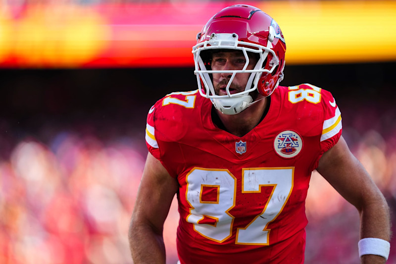 Travis Kelce, Maxx Crosby and All 32 Walter Payton NFL Man of the Year  Award Nominees | News, Scores, Highlights, Stats, and Rumors | Bleacher  Report