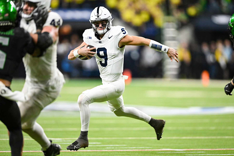 INDIANAPOLIS, IN - DECEMBER 07: Penn State Nittany Lions QB Beau Pribula (9) runs with the ball during the Big Ten Championship football game between the Penn State Nittany Lions and the Oregon Ducks on December 7, 2024 at Lucas Oil Stadium in Indianapolis, IN (Photo by James Black/Icon Sportswire via Getty Images)