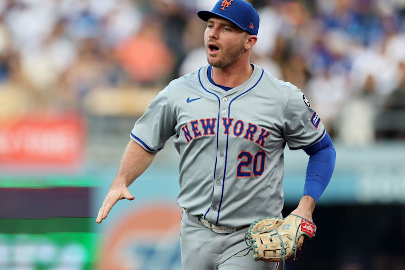 LOS ANGELES, CALIFORNIA - OCTOBER 20:  Pete Alonso #20 of the New York Mets reacts after catching a pop fly in foul territory to end the 1st inning during Game Six of the National League Championship Series against the Los Angeles Dodgers at Dodger Stadium on October 20, 2024 in Los Angeles, California. (Photo by Harry How/Getty Images)