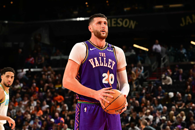 PHOENIX, AZ - DECEMBER 19:  Jusuf Nurkic #20 of the Phoenix Suns prepares to shoot a free throw during the game against the Indiana Pacers during a regular season game on December 19, 2024 at Footprint Center in Phoenix, Arizona. NOTE TO USER: User expressly acknowledges and agrees that, by downloading and or using this photograph, user is consenting to the terms and conditions of the Getty Images License Agreement. Mandatory Copyright Notice: Copyright 2024 NBAE (Photo by Kate Frese/NBAE via Getty Images)