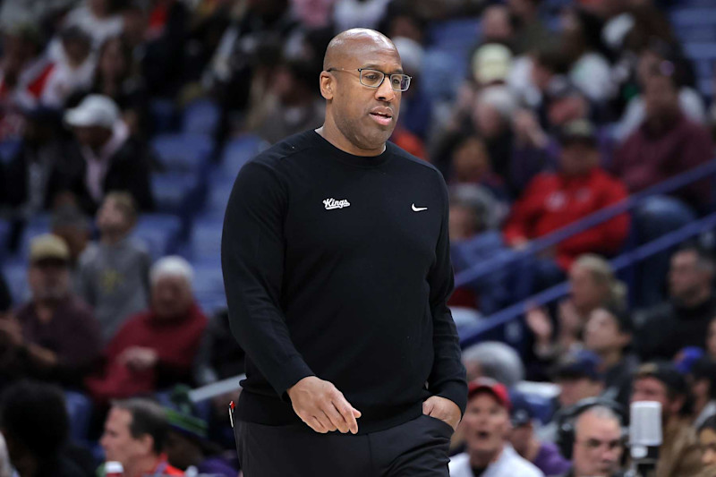 NEW ORLEANS, LOUISIANA - DECEMBER 12: Head coach Mike Brown of the Sacramento Kings reacts against the New Orleans Pelicans during a game at the Smoothie King Center on December 12, 2024 in New Orleans, Louisiana. NOTE TO USER: User expressly acknowledges and agrees that, by downloading and or using this Photograph, user is consenting to the terms and conditions of the Getty Images License Agreement. (Photo by Jonathan Bachman/Getty Images)