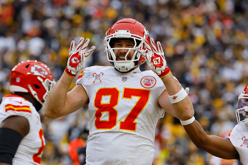 PITTSBURGH, PENNSYLVANIA - DECEMBER 25: Travis Kelce #87 of the Kansas City Chiefs celebrates a touchdown during the fourth quarter against the Pittsburgh Steelers at Acrisure Stadium on December 25, 2024 in Pittsburgh, Pennsylvania. (Photo by Justin K. Aller/Getty Images)