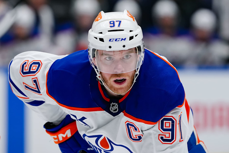 VANCOUVER, CANADA - JANUARY 18: Connor McDavid #97 of the Edmonton Oilers waits for a face off during the second period of their NHL game against the Vancouver Canucks at Rogers Arena on January 18, 2025 in Vancouver, British Columbia, Canada. (Photo by Derek Cain/Getty Images)