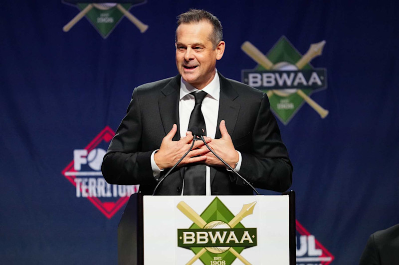 NEW YORK, NY - JANUARY 25: New York Yankees manager Aaron Boone #17 speaks to the crowd during the 2025 BBWAA Awards Dinner at New York Hilton Midtown on Saturday, January 25, 2025 in New York, New York. (Photo by Mary DeCicco/MLB Photos via Getty Images)