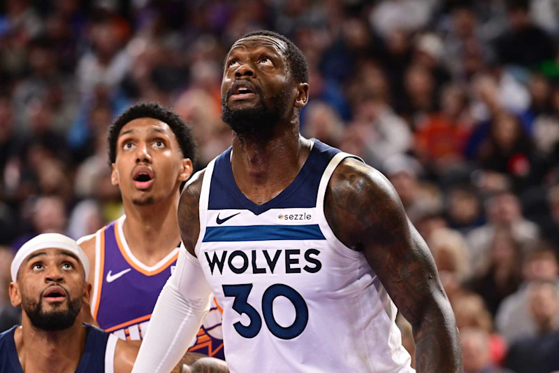 PHOENIX, AZ - JANUARY 29: Julius Randle #30 of the Minnesota Timberwolves looks on during the game against the Phoenix Suns on January 29, 2025 at Footprint Center in Phoenix, Arizona. NOTE TO USER: User expressly acknowledges and agrees that, by downloading and or using this photograph, user is consenting to the terms and conditions of the Getty Images License Agreement. Mandatory Copyright Notice: Copyright 2025 NBAE (Photo by Kate Frese/NBAE via Getty Images)