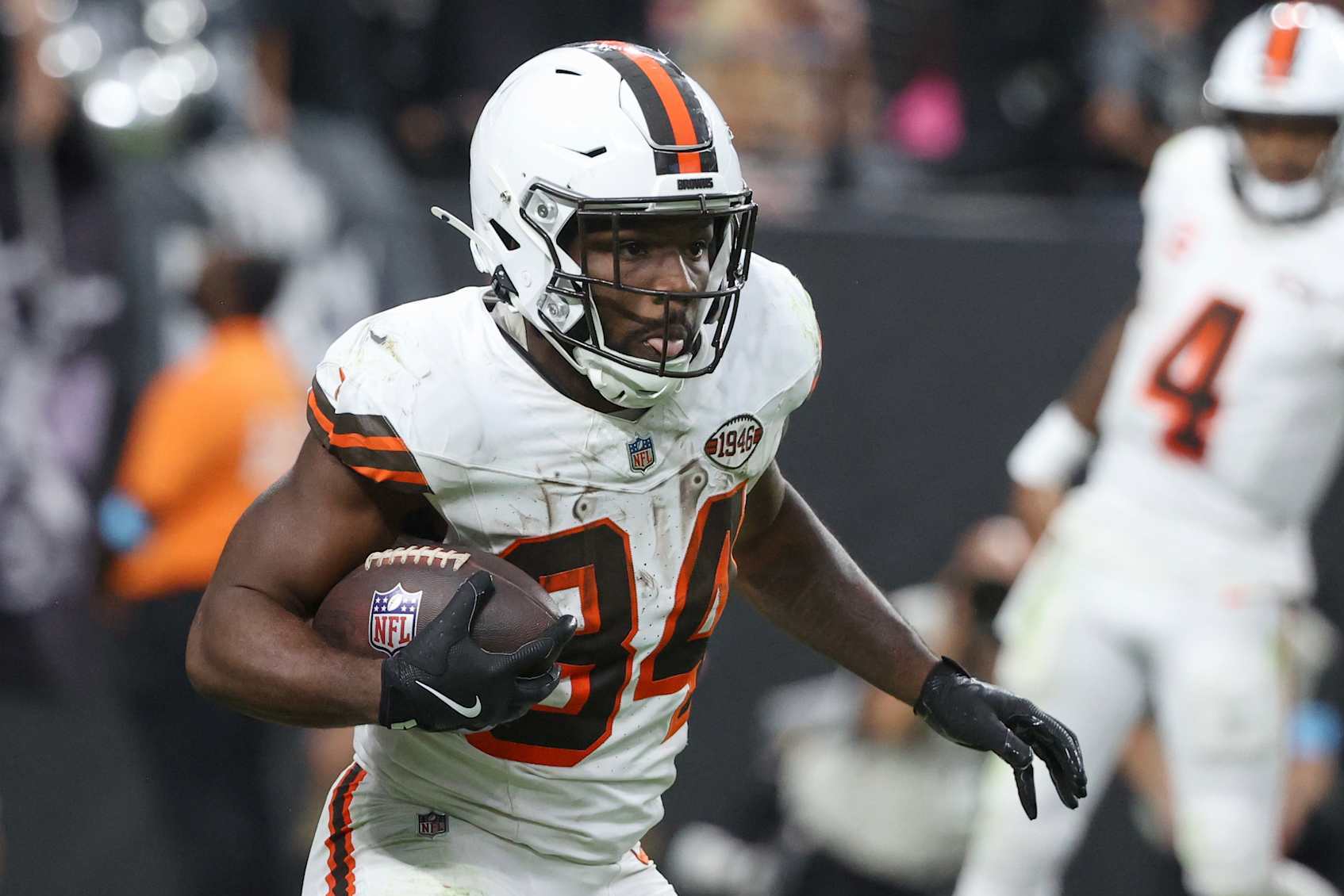LAS VEGAS, NEVADA - SEPTEMBER 29: Jerome Ford #34 of the Cleveland Browns runs the ball during the fourth quarter of a game against the Las Vegas Raiders at Allegiant Stadium on September 29, 2024 in Las Vegas, Nevada. (Photo by Ian Maule/Getty Images)