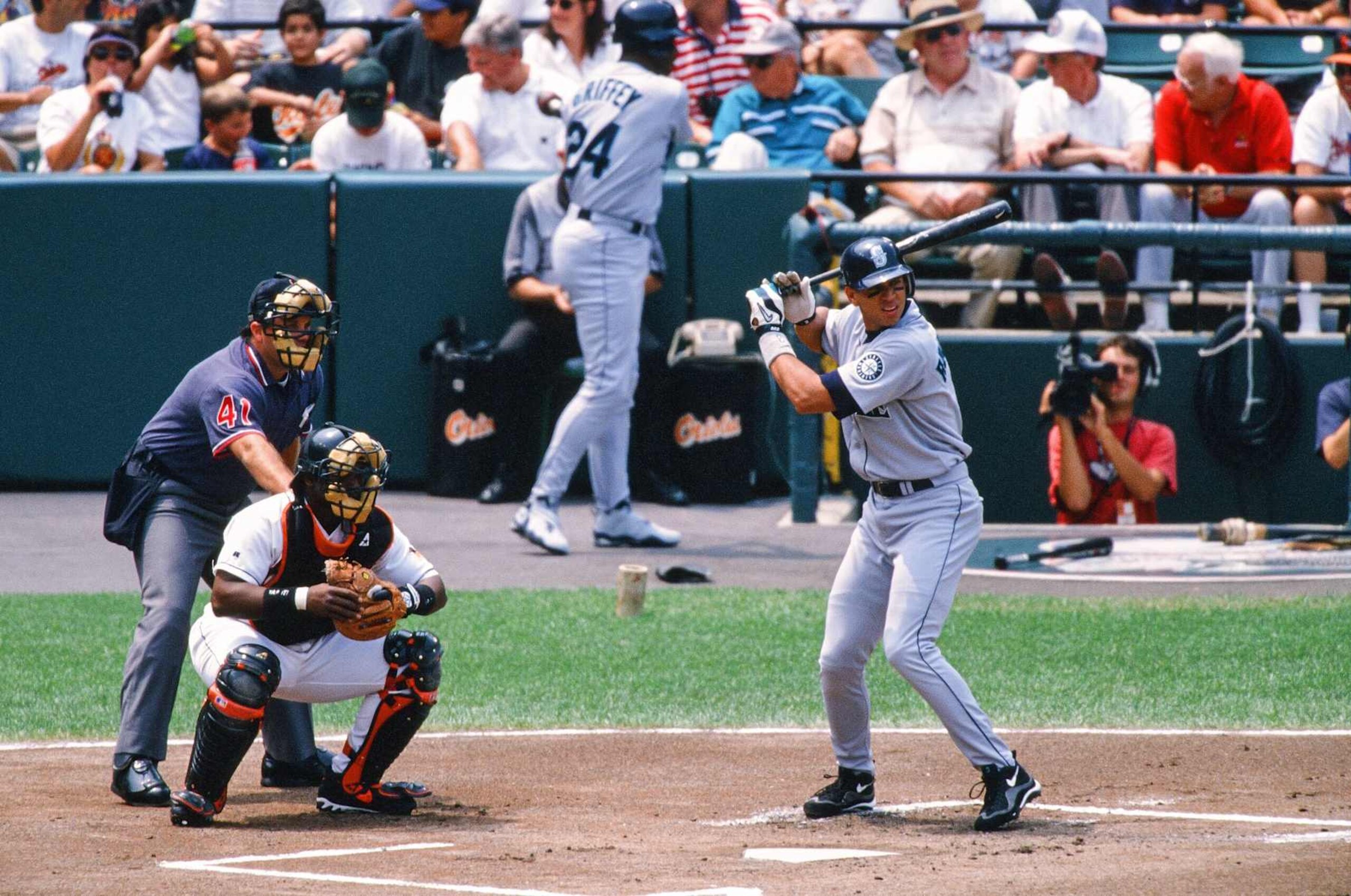 BALTIMORE, MD - JULY 26:  Alex Rodriguez of the Seattle Mariners during the game against the Baltimore Orioles on July 26, 1998 at Oriole Park at Camden Yards in Baltimore, Maryland. (Photo by Sporting News via Getty Images via Getty Images) 
