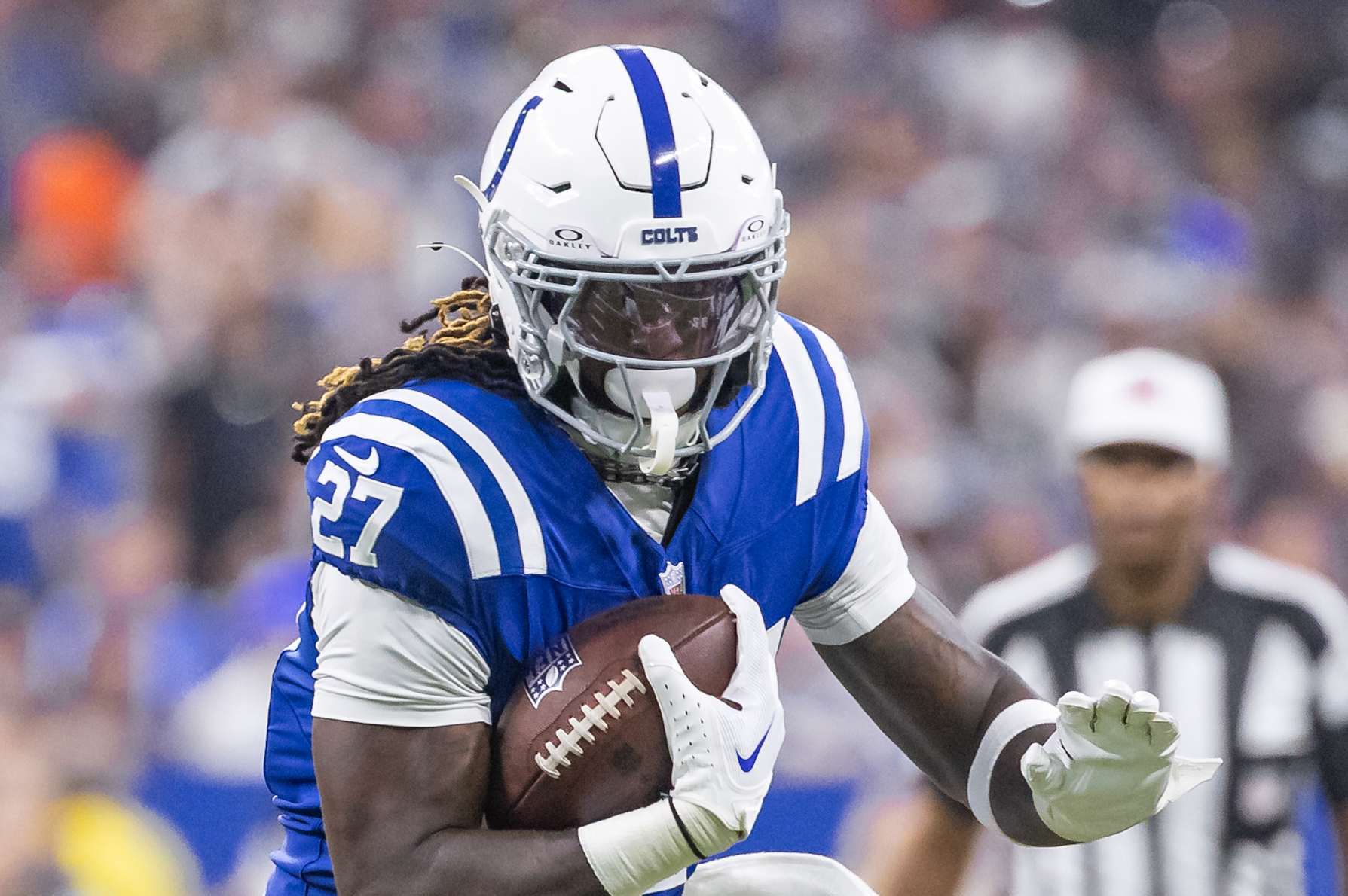 INDIANAPOLIS, INDIANA - SEPTEMBER 22: Trey Sermon #27 of the Indianapolis Colts runs the ball during the game against the Chicago Bears at Lucas Oil Stadium on September 22, 2024 in Indianapolis, Indiana. (Photo by Michael Hickey/Getty Images)