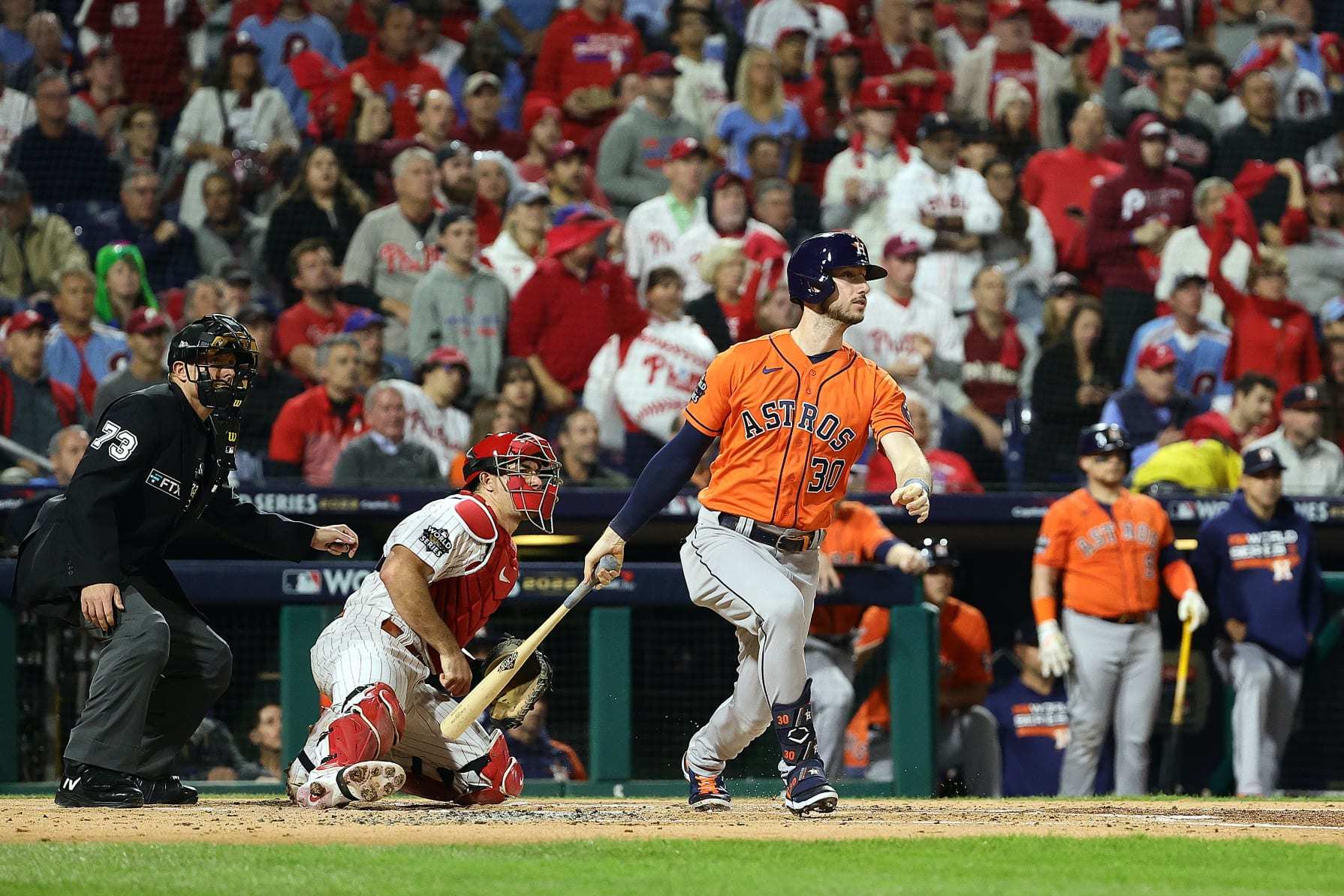 Astros win pivotal Game 5 of World Series vs. Phillies