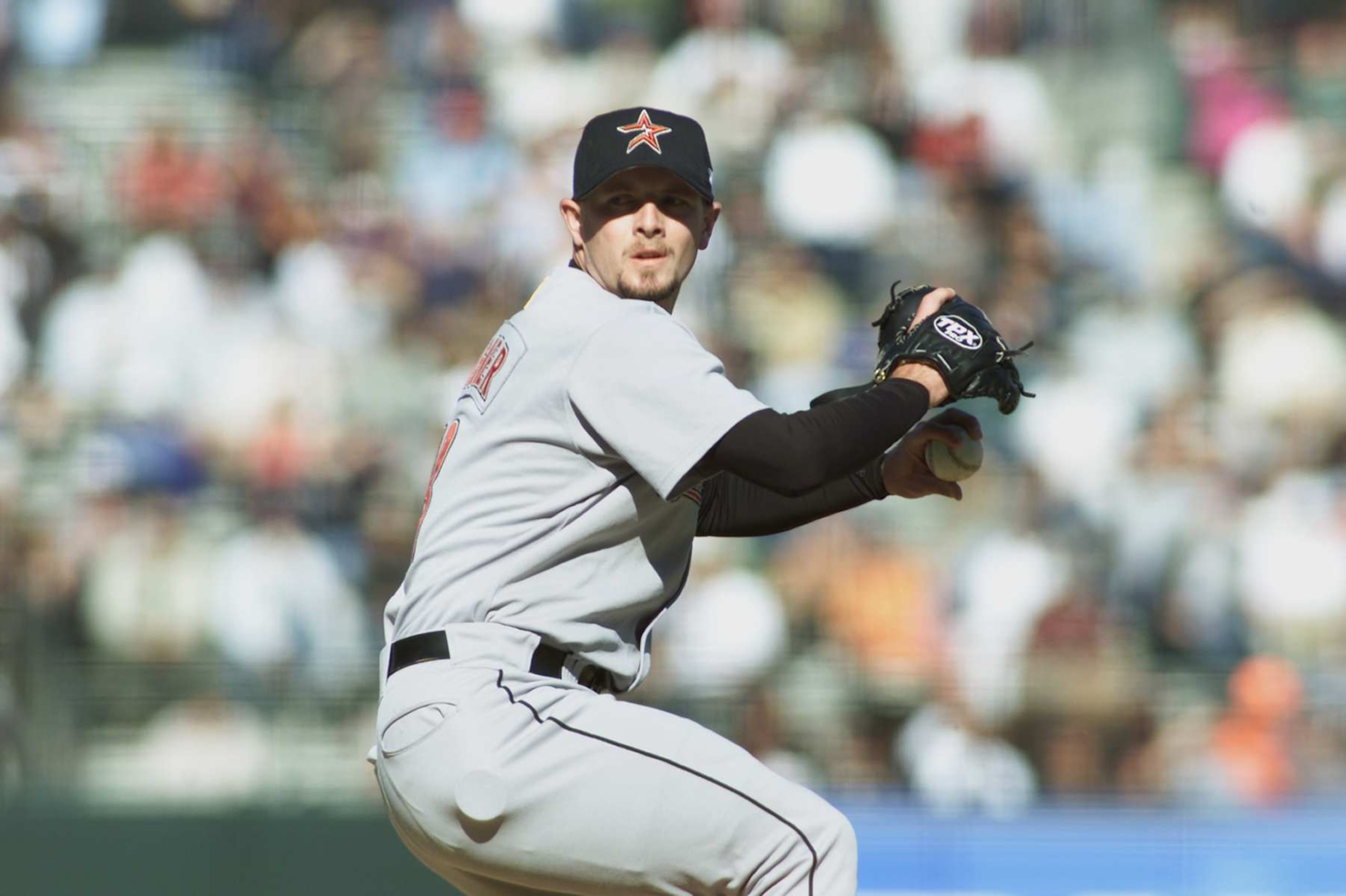 SAN FRANCISCO - SEPTEMBER 20:  Billy Wagner #13 of the Houston Astros pitches during the game against the San Francisco Giants on September 20, 2001 at Pac Bell Park in San Francisco, California.  The Astros won 5-4.  (Photo by Jed Jacobsohn/Getty Images) 