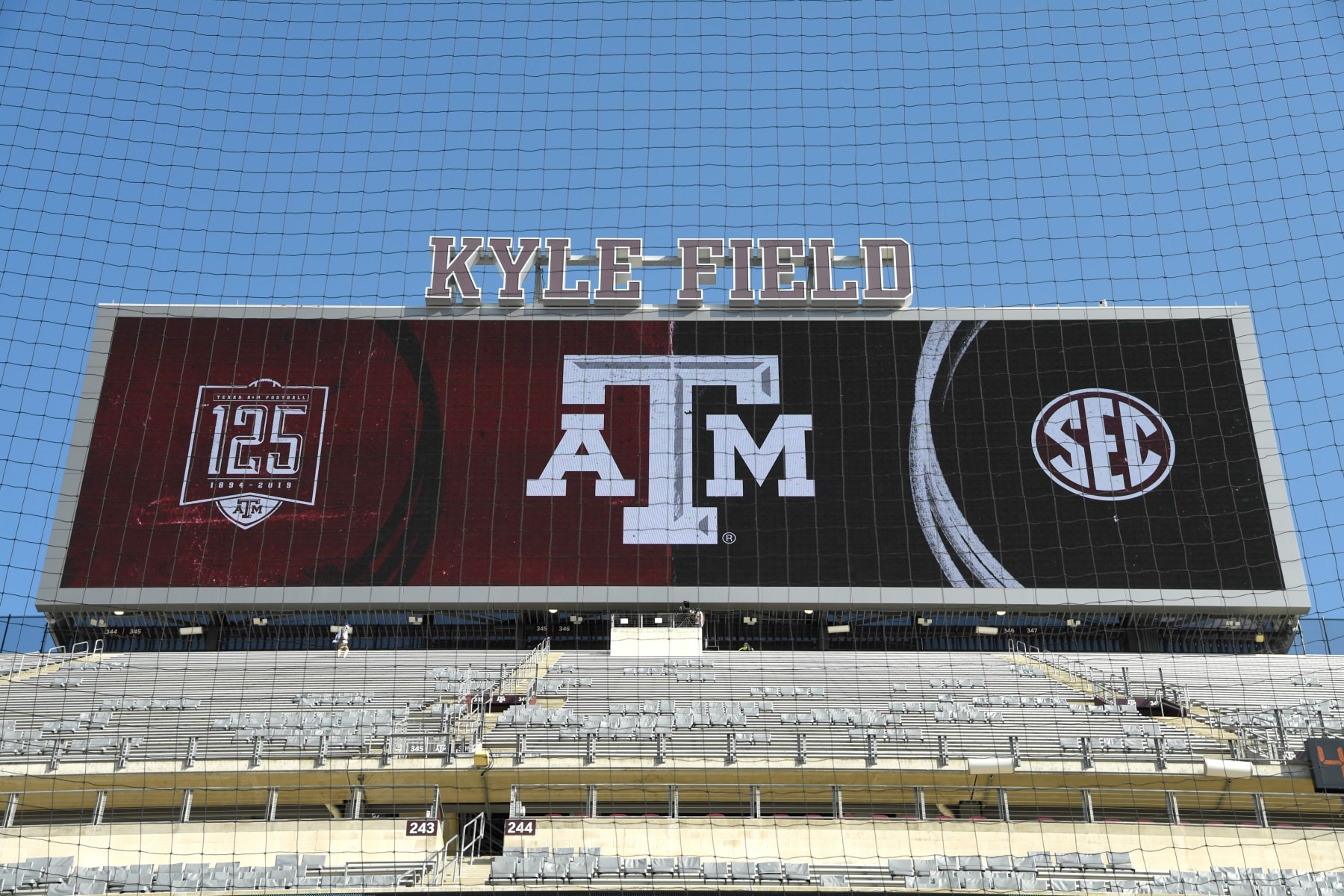 Texas A&M's Kyle Field Evacuated After Bomb Threat Reported - Vimarsana News