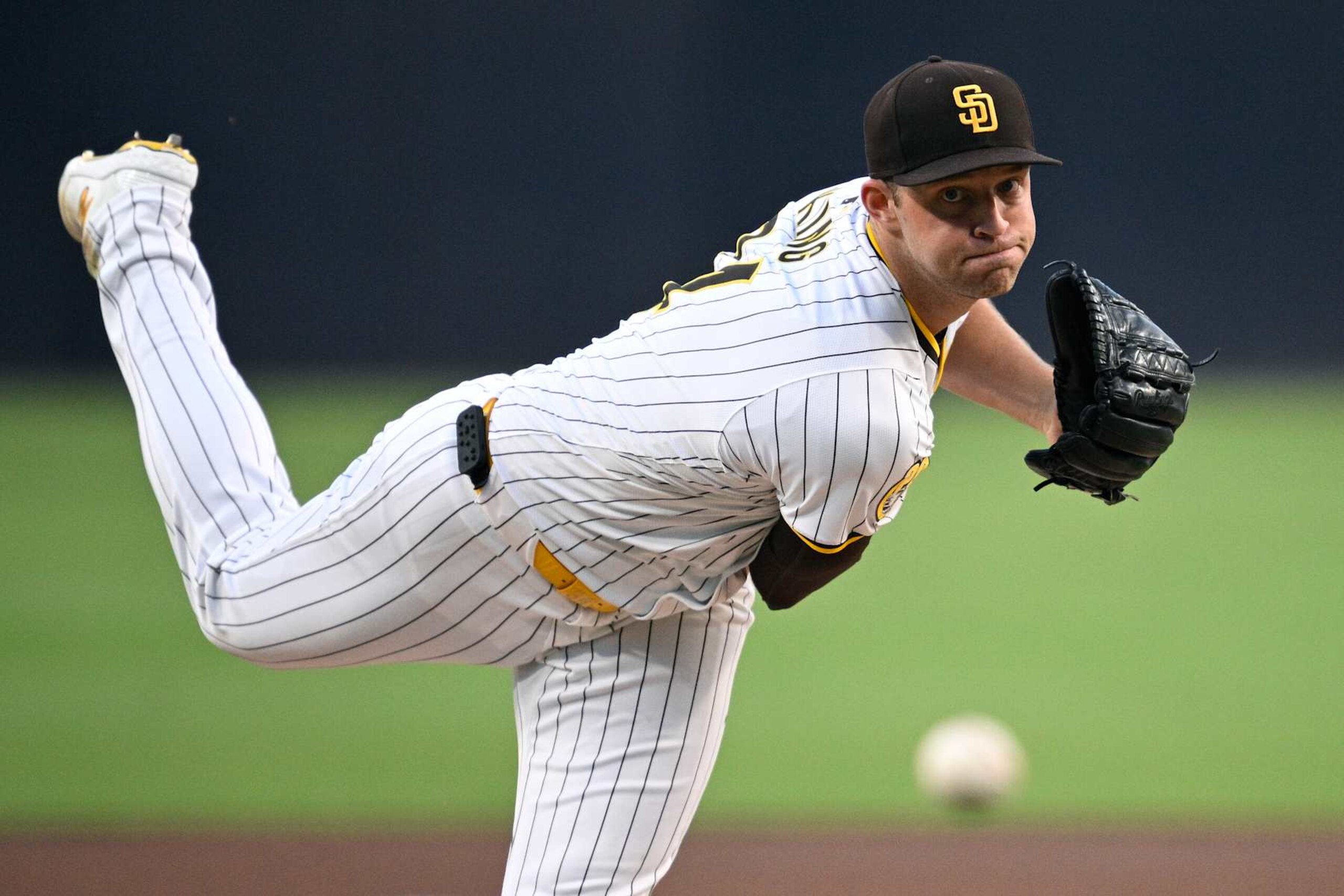 SAN DIEGO, CALIFORNIA - AUGUST 19: Michael King #34 of the San Diego Padres pitches against the Minnesota Twins during the first inning at Petco Park on August 19, 2024 in San Diego, California. (Photo by Orlando Ramirez/Getty Images)
