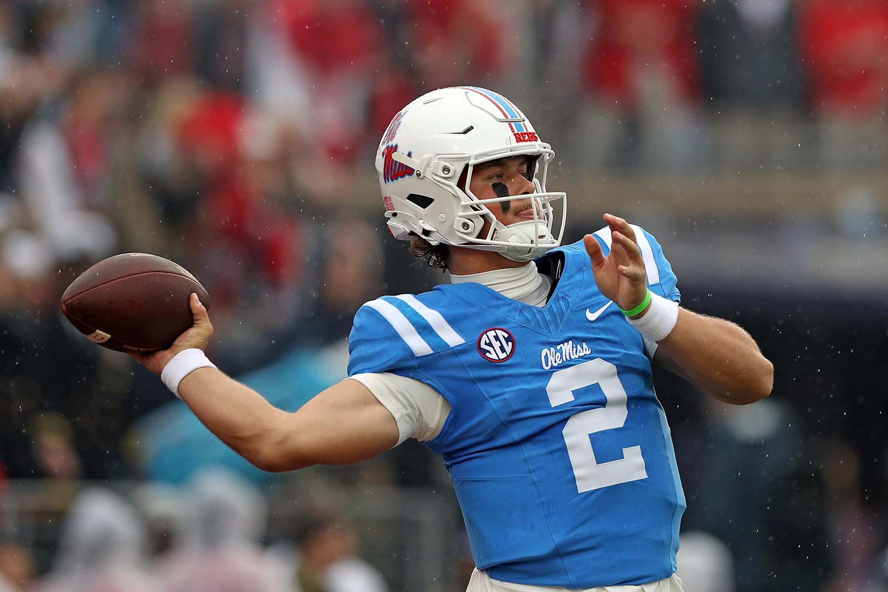 OXFORD, MISSISSIPPI - NOVEMBER 09: Jaxson Dart #2 of the Mississippi Rebels looks to pass during the game against the Georgia Bulldogs at Vaught-Hemingway Stadium on November 09, 2024 in Oxford, Mississippi. (Photo by Justin Ford/Getty Images)