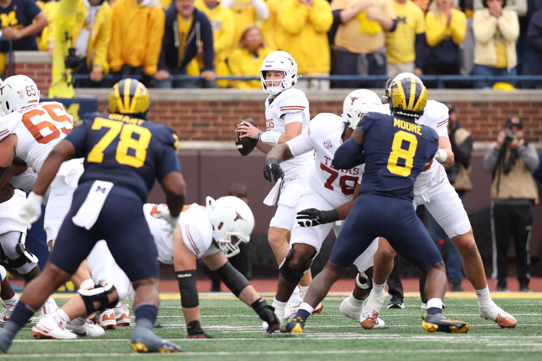 ANN ARBOR, MICHIGAN - SEPTEMBER 07: Quinn Ewers #3 of the Texas Longhorns looks to pass during the first quarter against the Michigan Wolverines at Michigan Stadium on September 07, 2024 in Ann Arbor, Michigan. (Photo by Gregory Shamus/Getty Images)