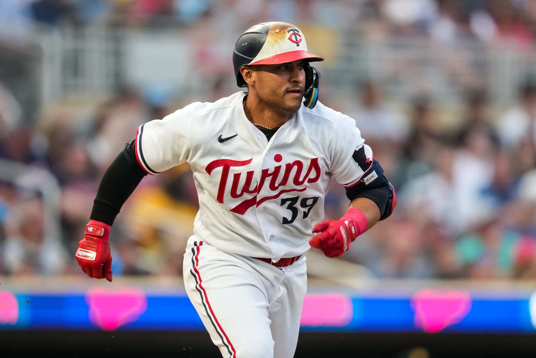 MINNEAPOLIS, MN - AUGUST 18: Donovan Solano #39 of the Minnesota Twins runs against the Pittsburgh Pirates on August 18, 2023 at Target Field in Minneapolis, Minnesota. (Photo by Brace Hemmelgarn/Minnesota Twins/Getty Images)