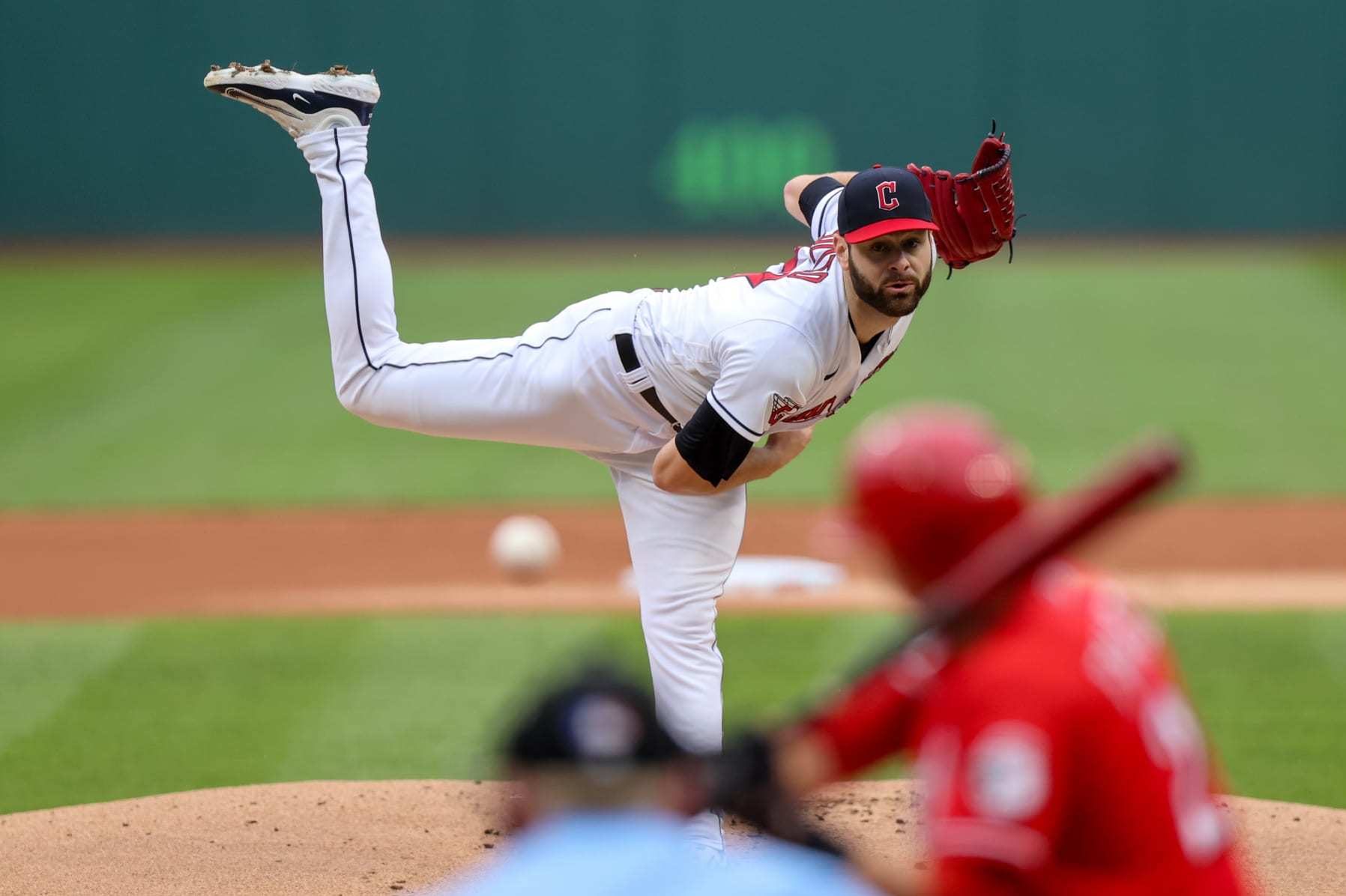 CLEVELAND, OH - SEPTEMBER 26: Cleveland Guardians starting pitcher Lucas Giolito (27) delivers a pitch to the plate during the first inning of the Major League Baseball Interleague game between the Cincinnati Reds and Cleveland Guardians on September 26, 2023, at Progressive Field in Cleveland, OH. (Photo by Frank Jansky/Icon Sportswire via Getty Images)