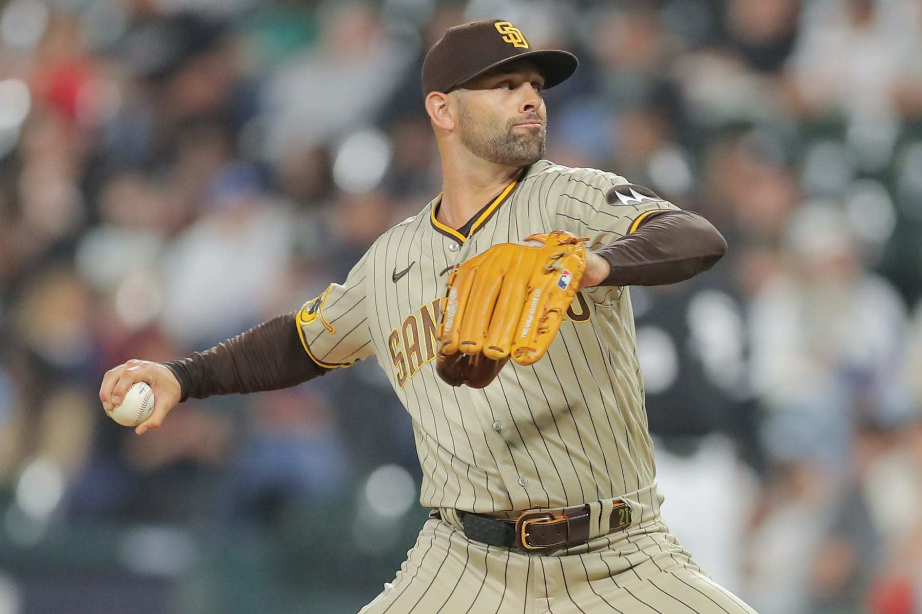 CHICAGO, IL - SEPTEMBER 29: San Diego Padres relief pitcher Nick Martinez (21) delivers a pitch during a Major League Baseball game between the San Diego Padres and the Chicago White Sox on September 29, 2023 at Guaranteed Rate Field in Chicago, IL. (Photo by Melissa Tamez/Icon Sportswire via Getty Images)