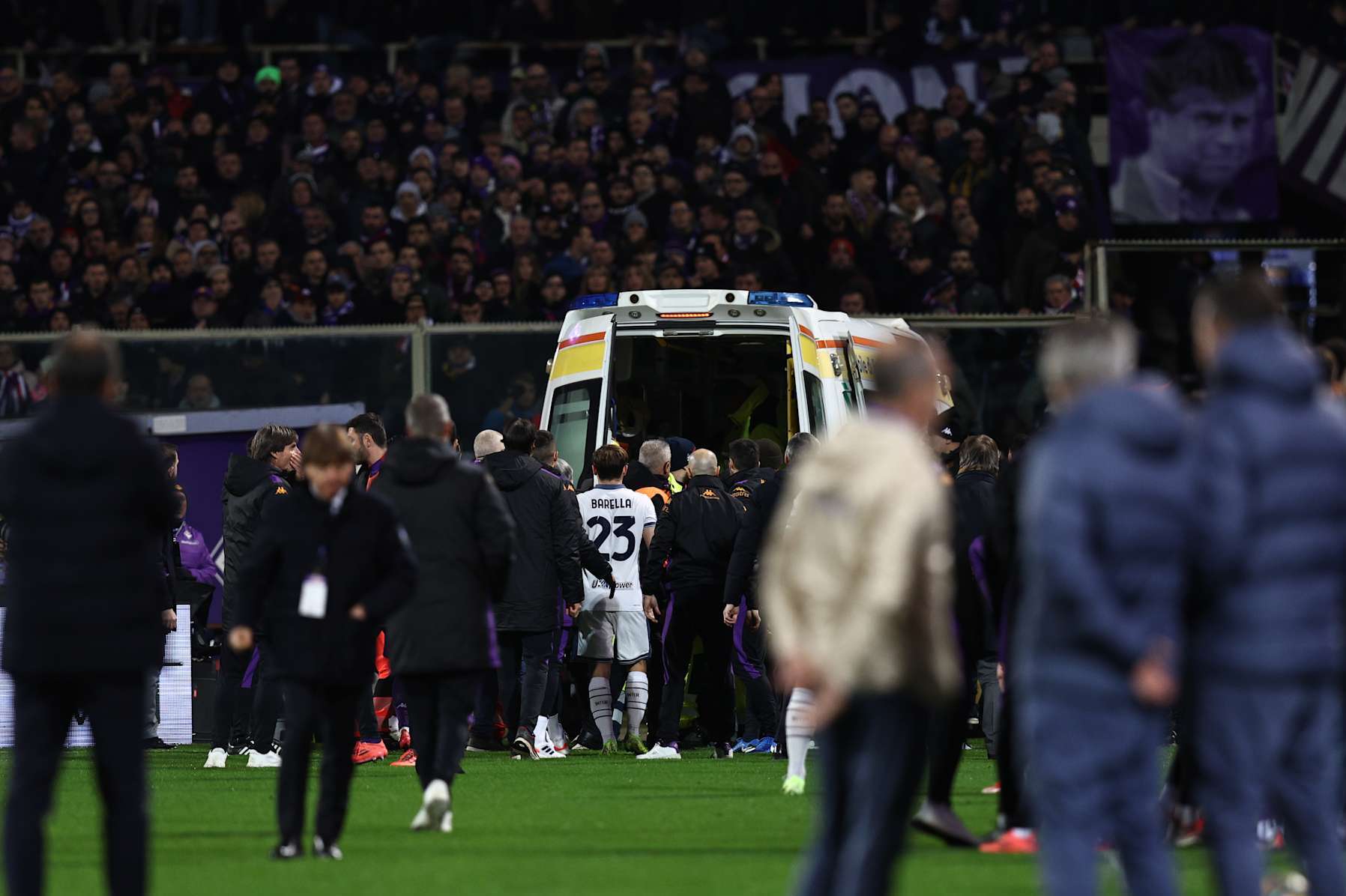 FLORENCE, ITALY - DECEMBER 01: Edoardo Bove of Fiorentina is taken in an ambulance after passing out during the Serie A match between Fiorentina and Inter at Stadio Artemio Franchi on December 01, 2024 in Florence, Italy. (Photo by Image Photo Agency/Getty Images)