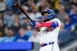 Blue Jays' Vladimir Guerrero Jr. Landing Spots, Trade Packages Amid MLB Trade Rumors