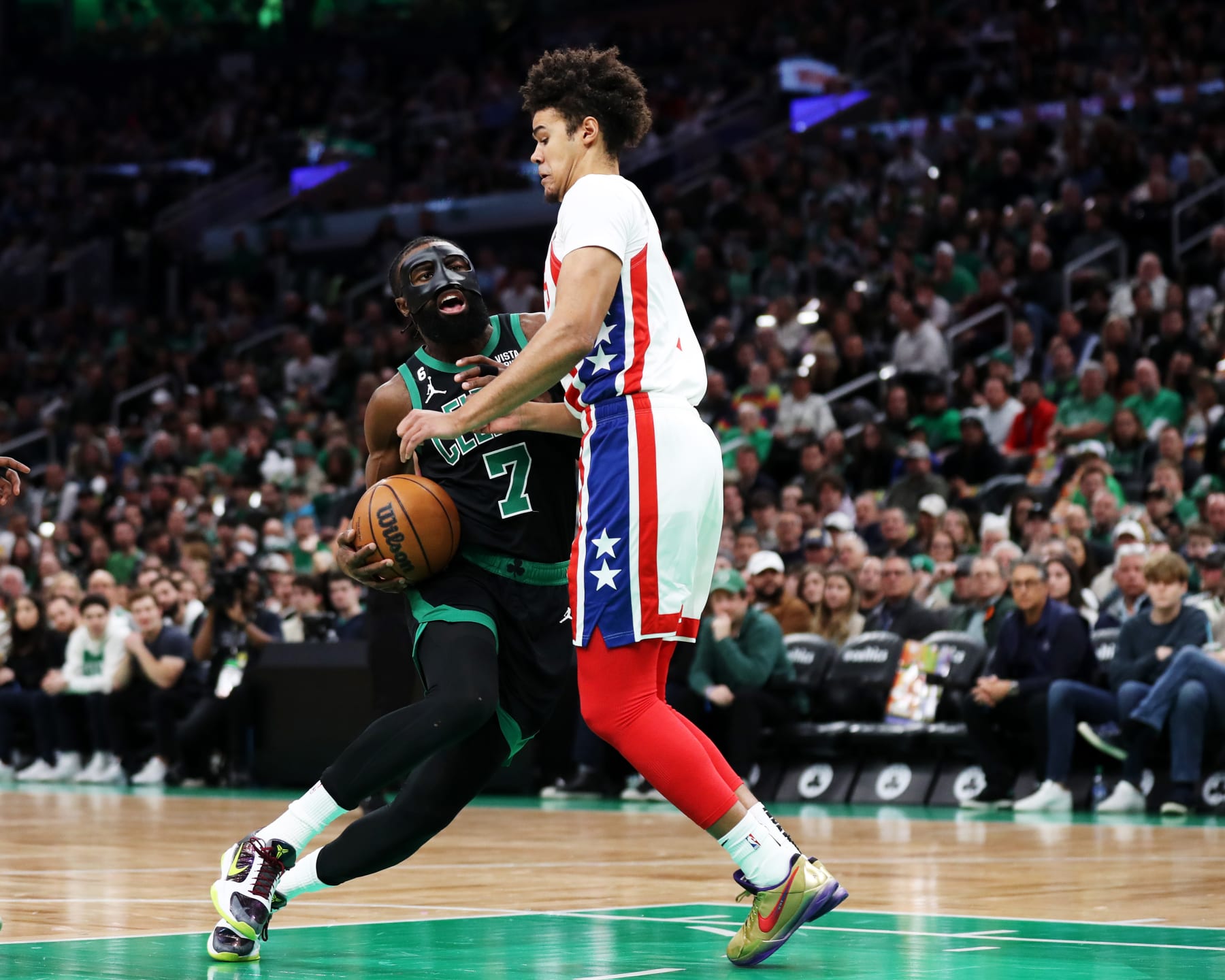 BOSTON, MASSACHUSETTS - MARCH 03: Jaylen Brown #7 of the Boston Celtics drives to the basket during the first quarter of the game against the Brooklyn Nets at TD Garden on March 03, 2023 in Boston, Massachusetts. NOTE TO USER: User expressly acknowledges and agrees that, by downloading and or using this photograph, User is consenting to the terms and conditions of the Getty Images License Agreement. (Photo by Omar Rawlings/Getty Images)