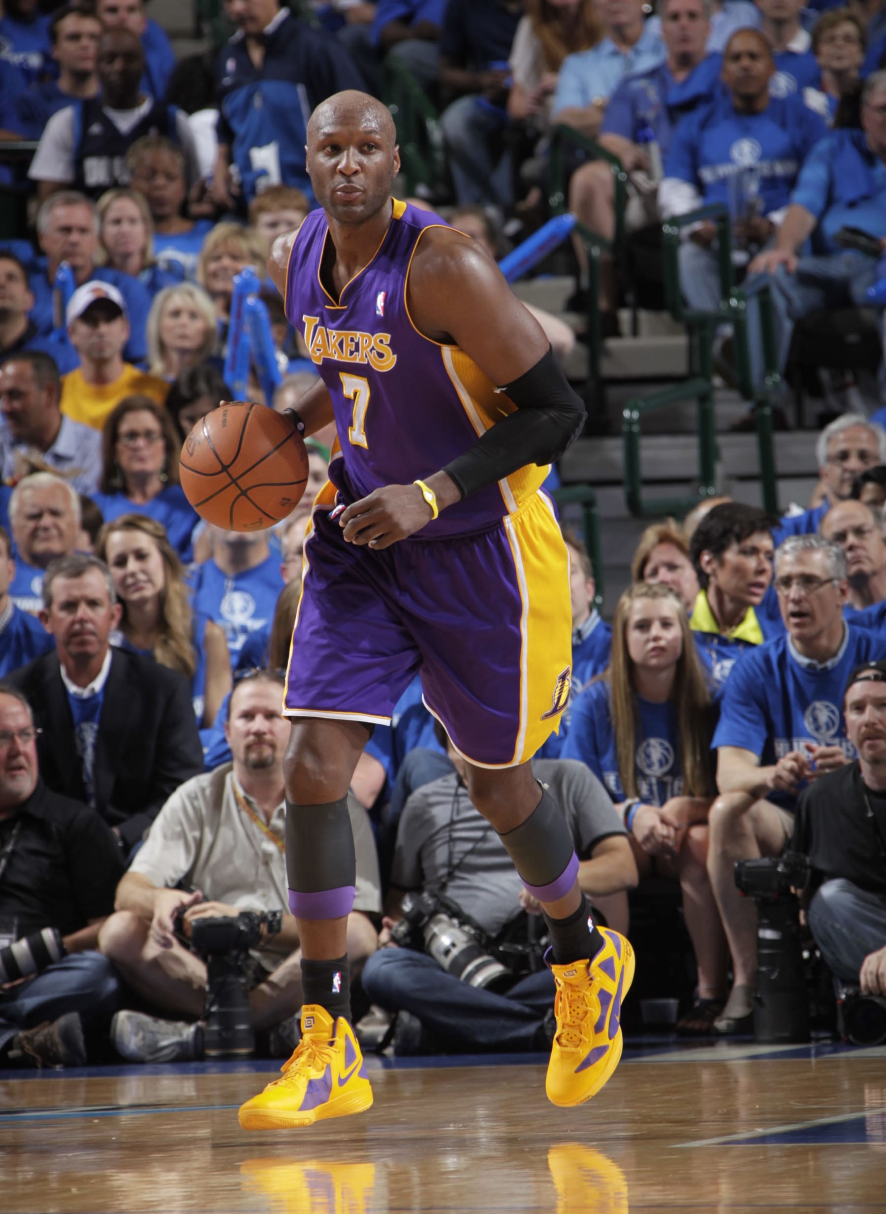 TMZ: Ex Lakers PF Lamar Odom Crashes Mercedes Car Cops Didn #39 t Perform