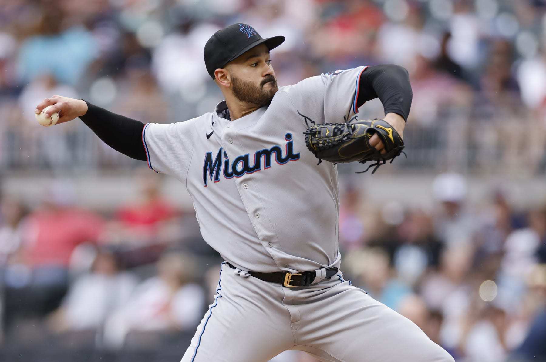 Robert Suarez contract: A look at the Padres pitcher's lucrative new deal