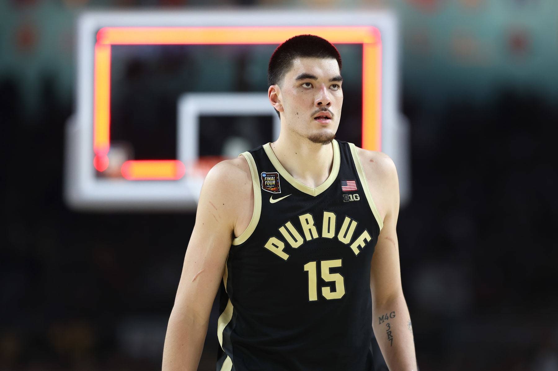 GLENDALE, ARIZONA - APRIL 08: Zach Edey #15 of the Purdue Boilermakers walks across the court in the first half against the Connecticut Huskies during the NCAA Men's Basketball Tournament National Championship game at State Farm Stadium on April 08, 2024 in Glendale, Arizona. (Photo by Christian Petersen/Getty Images)