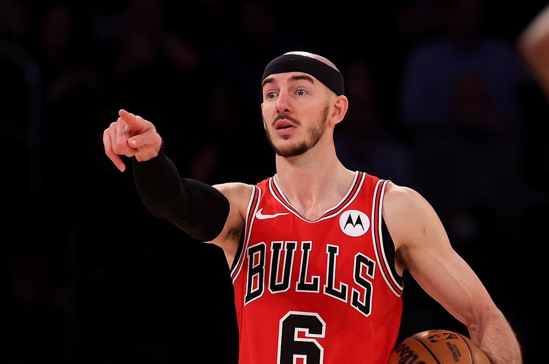 NEW YORK, NEW YORK - APRIL 14: Alex Caruso #6 of the Chicago Bulls directs his teammates during the overtime period at Madison Square Garden on April 14, 2024 in New York City. The New York Knicks defeated the Chicago Bulls 120-119 in OT. NOTE TO USER: User expressly acknowledges and agrees that, by downloading and or using this photograph, User is consenting to the terms and conditions of the Getty Images License Agreement. (Photo by Elsa/Getty Images)