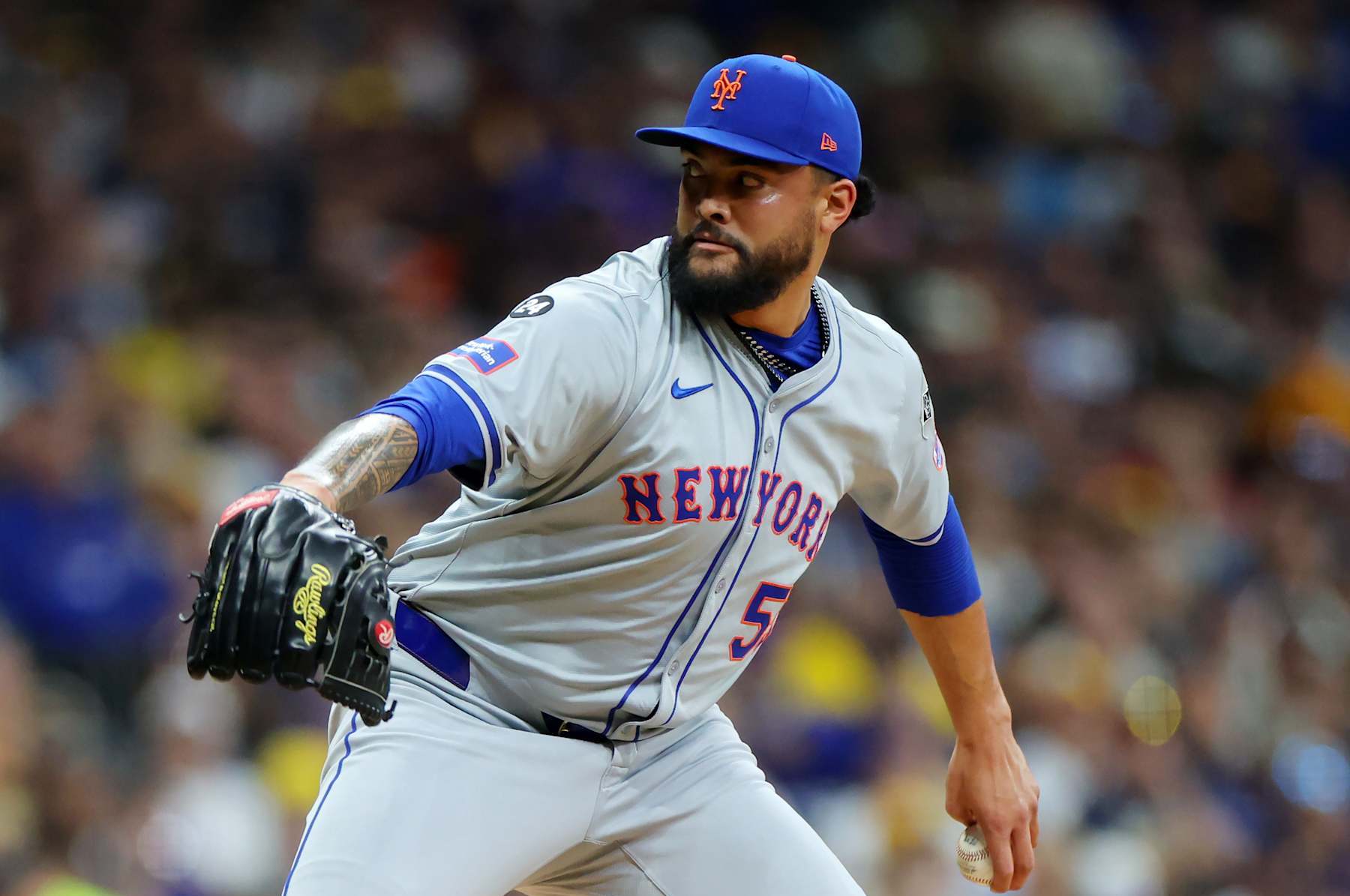 MILWAUKEE, WISCONSIN - OCTOBER 02: Sean Manaea #59 of the New York Mets pitches in the first inning against the Milwaukee Brewers during Game Two of the Wild Card Series at American Family Field on October 02, 2024 in Milwaukee, Wisconsin. (Photo by Stacy Revere/Getty Images)