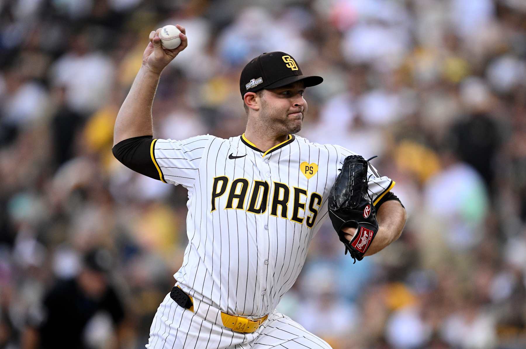 SAN DIEGO, CALIFORNIA - OCTOBER 01: Michael King #34 of the San Diego Padres throws a pitch against the Atlanta Braves during the first inning in Game One of the Wild Card Series at Petco Park on October 01, 2024 in San Diego, California. (Photo by Orlando Ramirez/Getty Images)