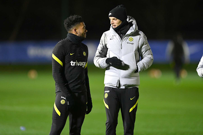 COBHAM, ENGLAND - DECEMBER 28: Reece James and Thomas Tuchel of Chelsea during a training session at Chelsea Training Ground on December 28, 2021 in Cobham, England. (Photo by Darren Walsh/Chelsea FC via Getty Images)