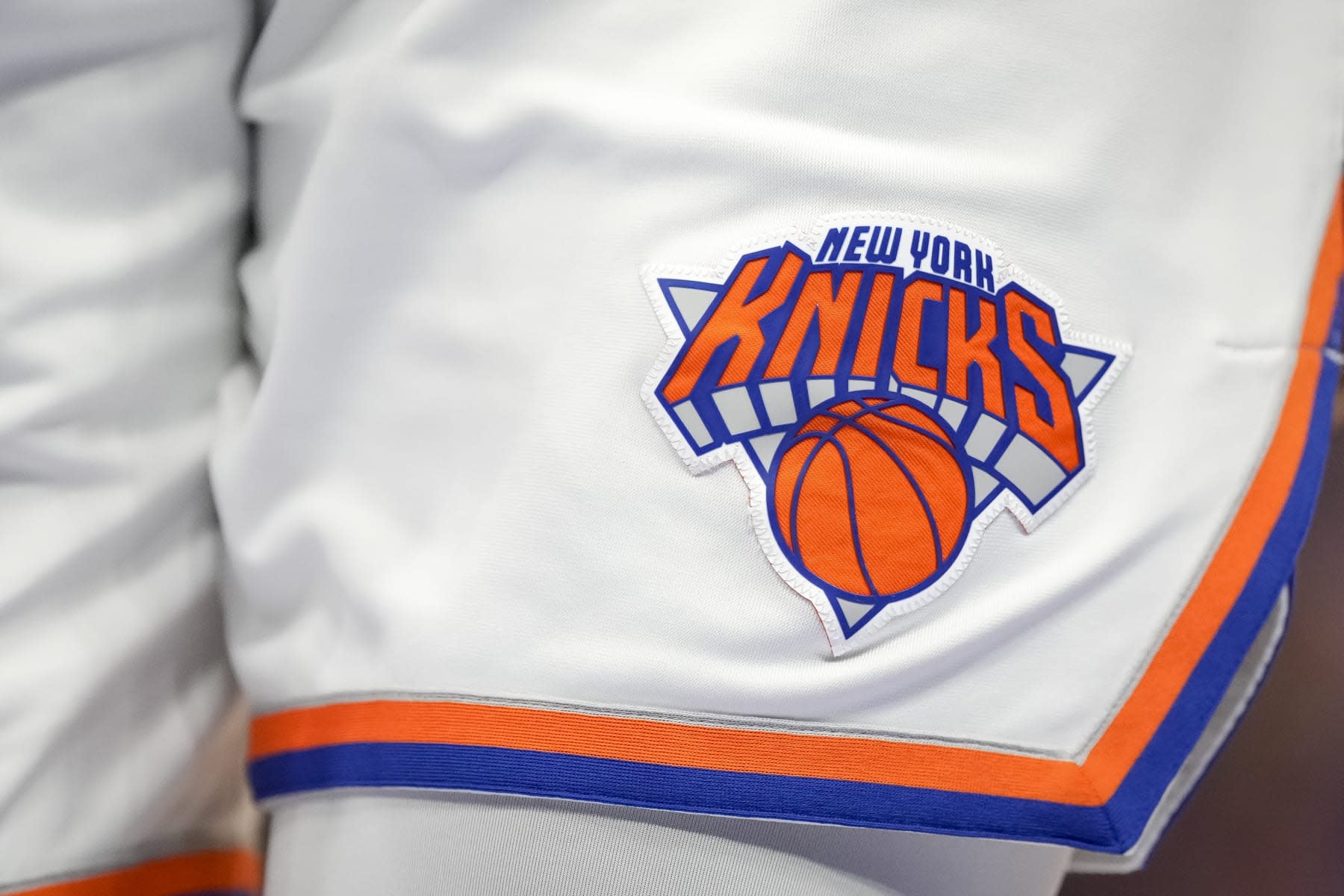 Mitchell & Ness New York Knicks Colour Blocked T-Shirt