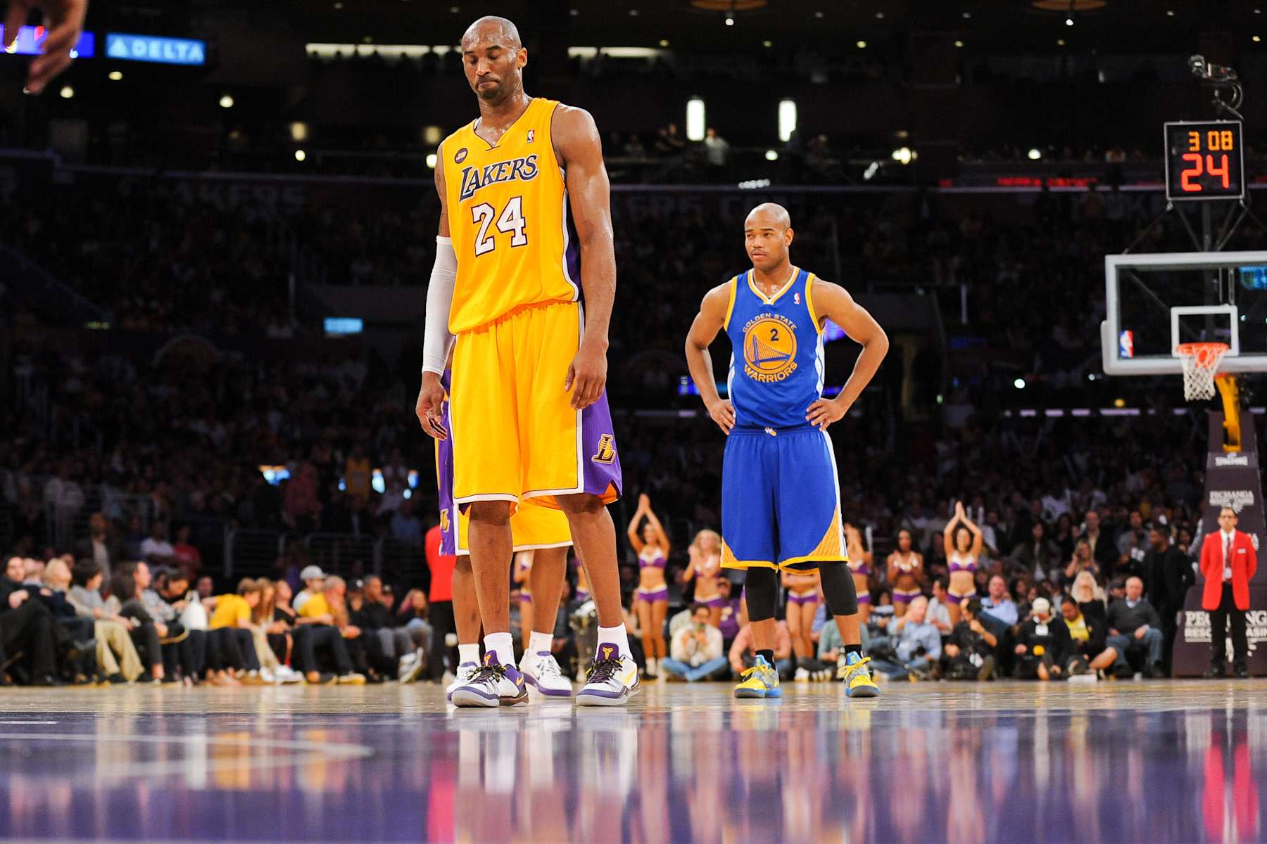 LOS ANGELES, CA - APRIL 12: Kobe Bryant #24 of the Los Angeles Lakers returns to the court to shoot free-throws after sustaining an injury during a game against the Golden State Warriors at Staples Center on April 12, 2013 in Los Angeles, California. NOTE TO USER: User expressly acknowledges and agrees that, by downloading and/or using this Photograph, user is consenting to the terms and conditions of the Getty Images License Agreement. Mandatory Copyright Notice: Copyright 2013 NBAE (Photo by Noah Graham/NBAE via Getty Images)