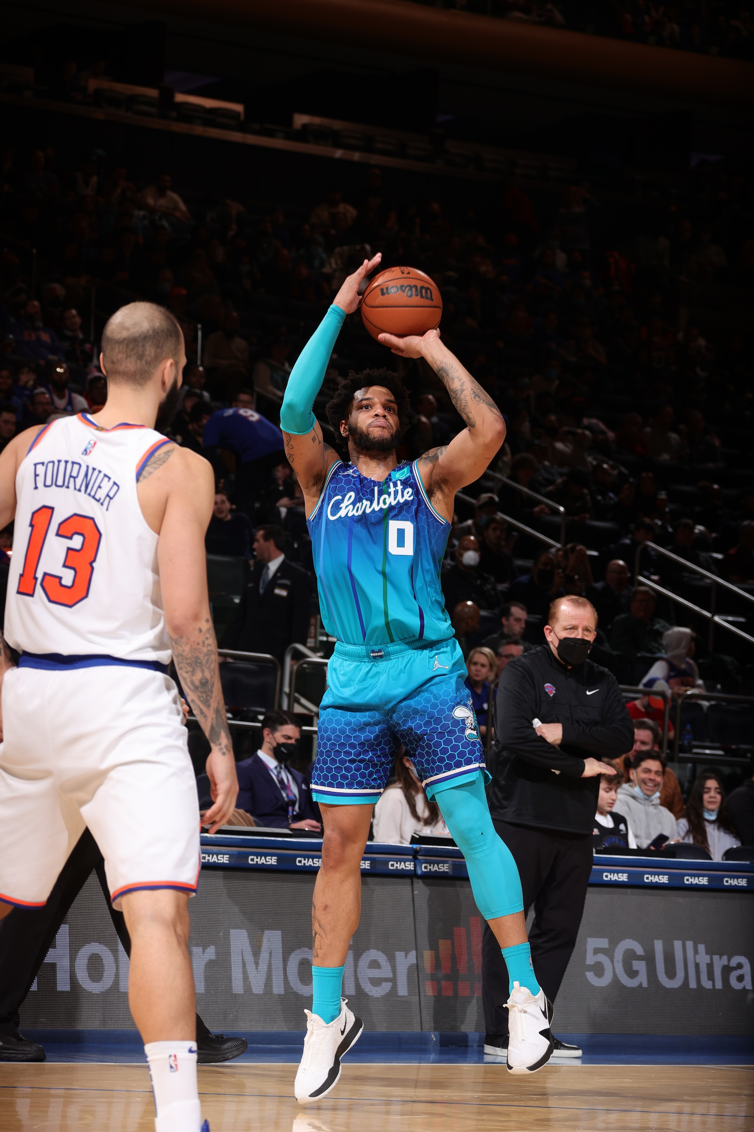 NEW YORK, NY - JANUARY 17: Miles Bridges #0 of the Charlotte Hornets shoots the ball during the game against the New York Knicks on January 17, 2022 at Madison Square Garden in New York City, New York.  NOTE TO USER: User expressly acknowledges and agrees that, by downloading and or using this photograph, User is consenting to the terms and conditions of the Getty Images License Agreement. Mandatory Copyright Notice: Copyright 2022 NBAE  (Photo by Nathaniel S. Butler/NBAE via Getty Images)
