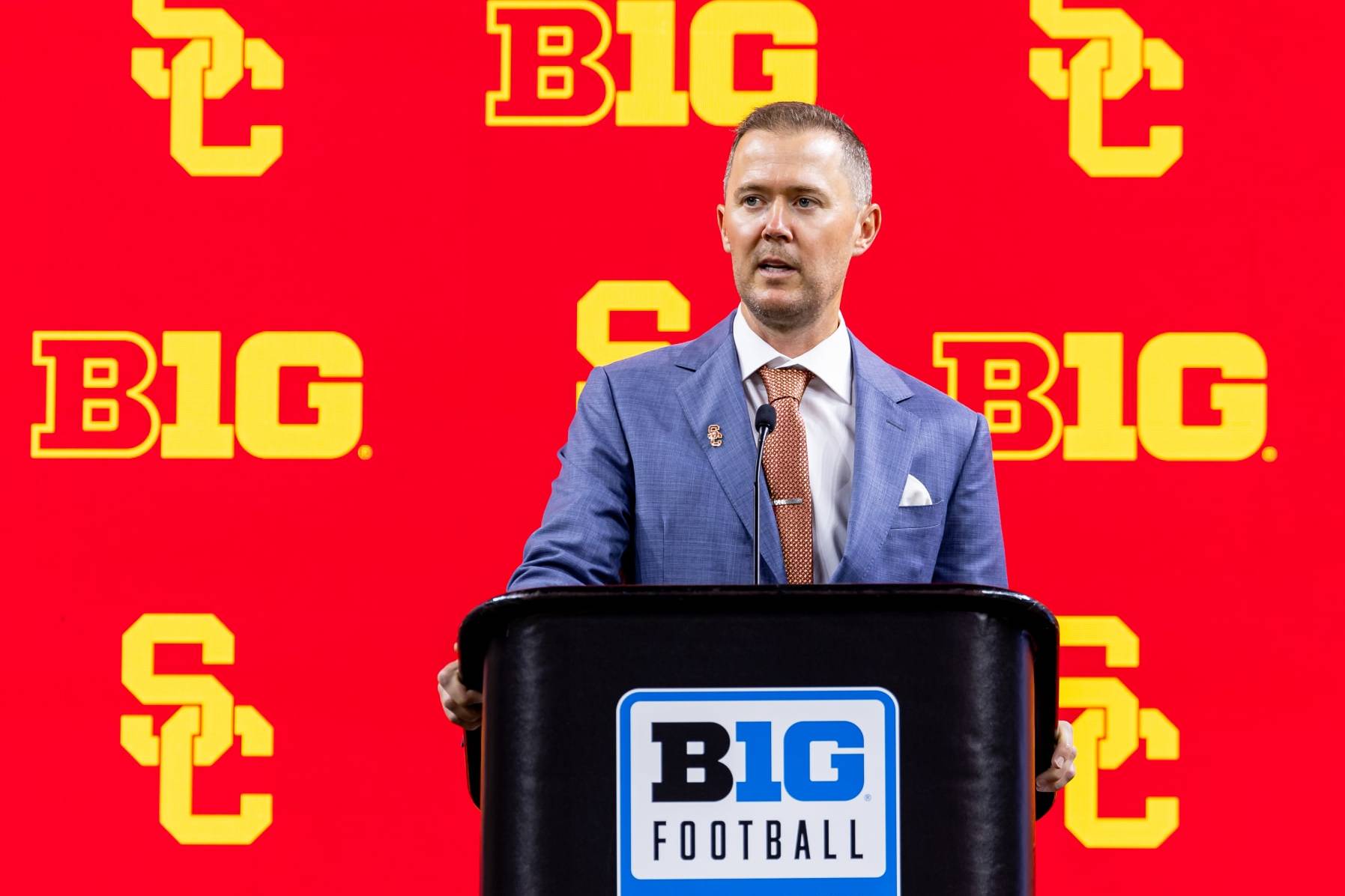 INDIANAPOLIS, INDIANA - JULY 24: Head coach Lincoln Riley of the USC Trojans speaks to the media during Big Ten football media days at Lucas Oil Stadium on July 24, 2024 in Indianapolis, Indiana. (Photo by Michael Hickey/Getty Images)