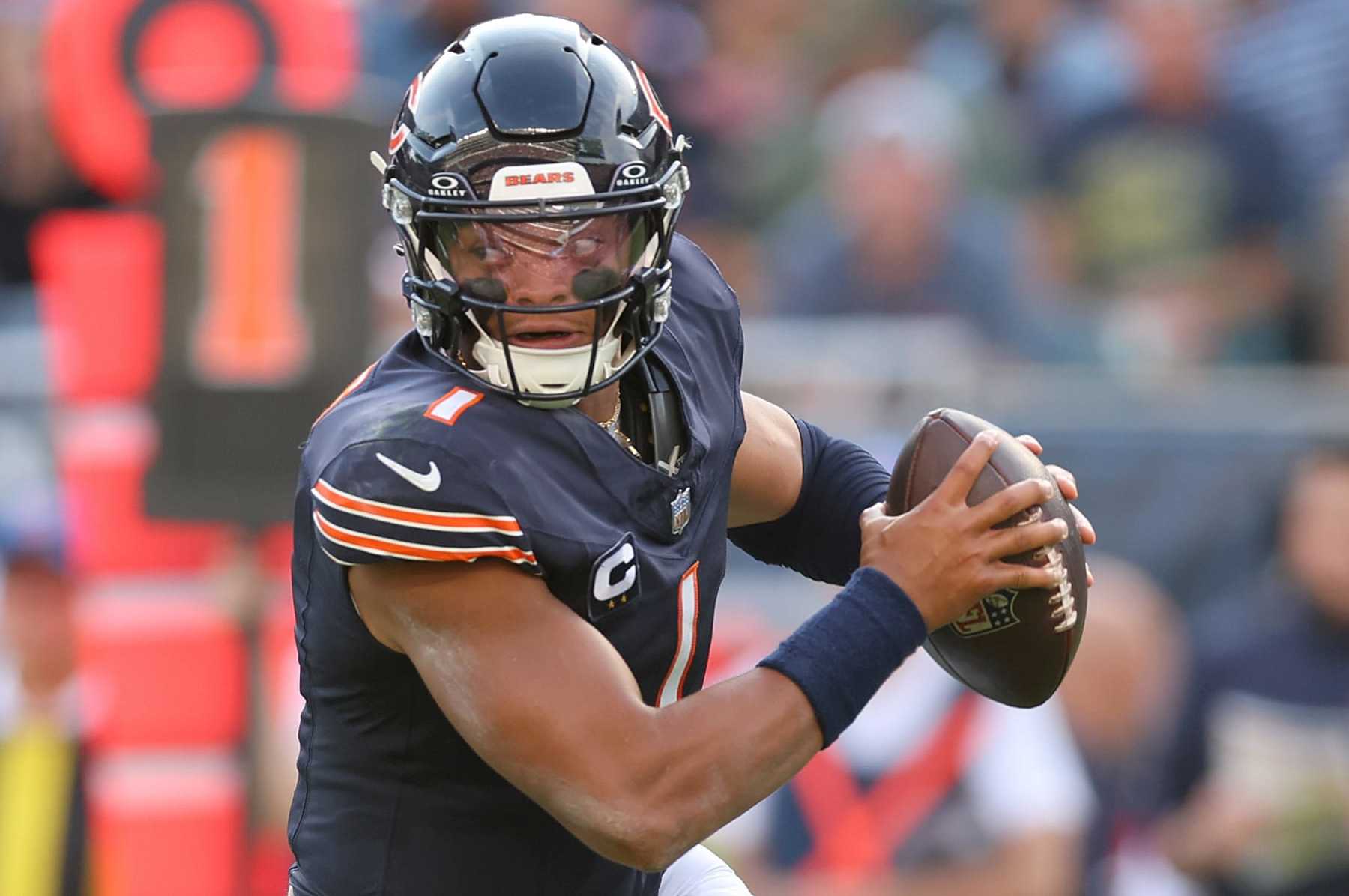 NFL News and Rumors Mailbag: Is this Justin Fields' last chance to