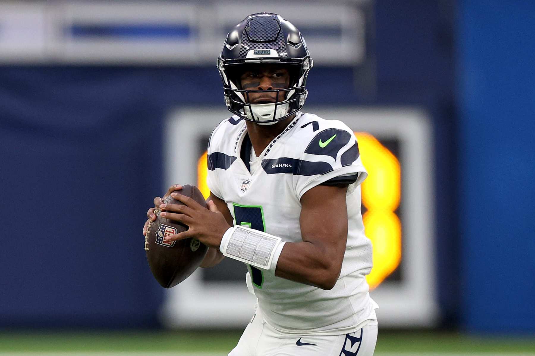 What now-entrenched Geno Smith expects for Seahawks, and what he must do to  fulfill it