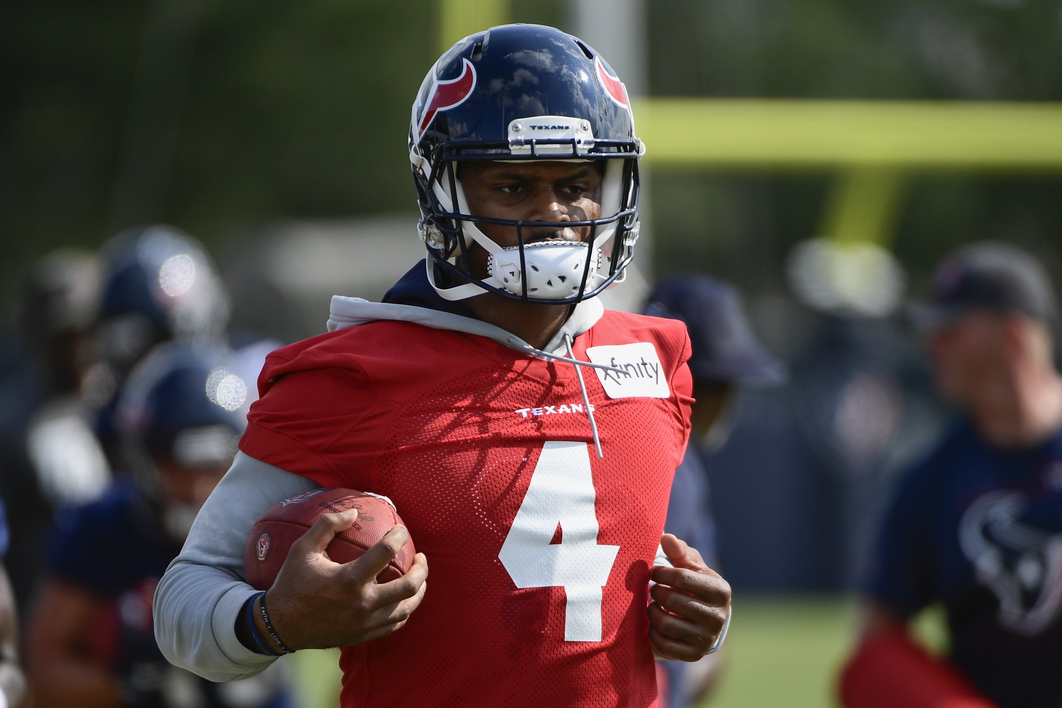 Giants say they won't trade for Texans' Deshaun Watson