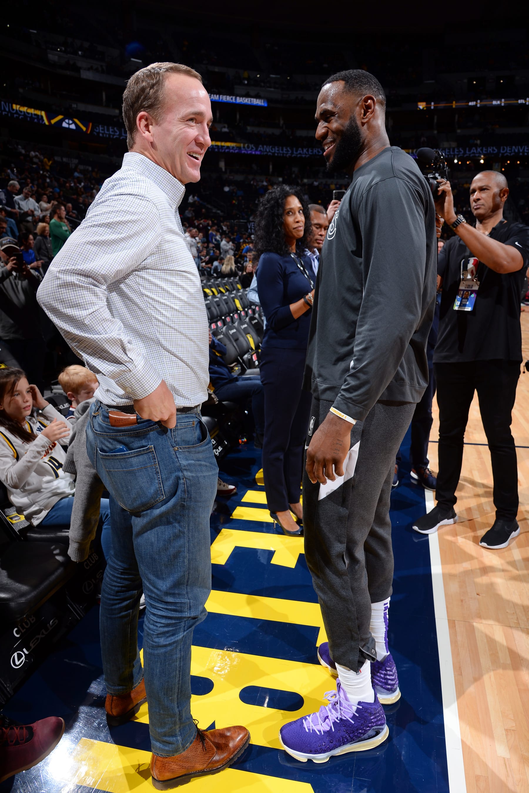 Video Peyton Manning Links with LeBron James, Steph Curry, Team USA at