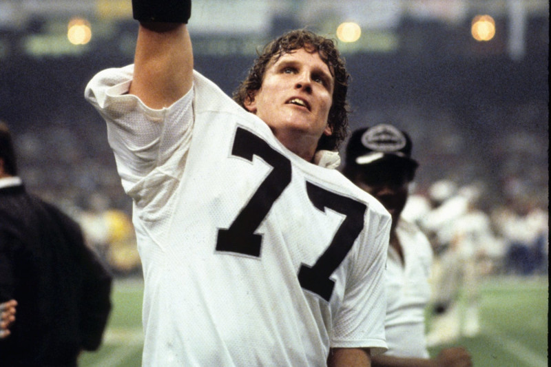 NEW ORLEANS, LA - JANUARY 25: Joe Campbell #77 of the Oakland Raiders celebrates after winning Super Bowl XV against the Philadelphia Eagles on January 25, 1981 in New Orleans, Louisiana. (Photo by Ronald C. Modra/Getty Images)