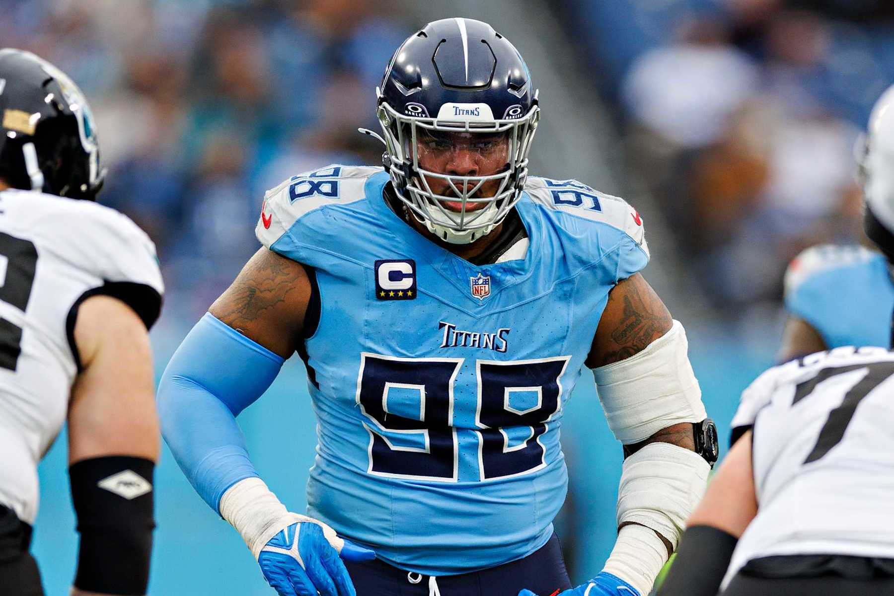NASHVILLE, TENNESSEE - DECEMBER 8: Jeffery Simmons #98 of the Tennessee Titans looks over the offense during a game against the Jacksonville Jaguars at Nissan Stadium on December 8, 2024 in Nashville, Tennessee. The Jaguars defeated the Titans 10-6.  (Photo by Wesley Hitt/Getty Images)