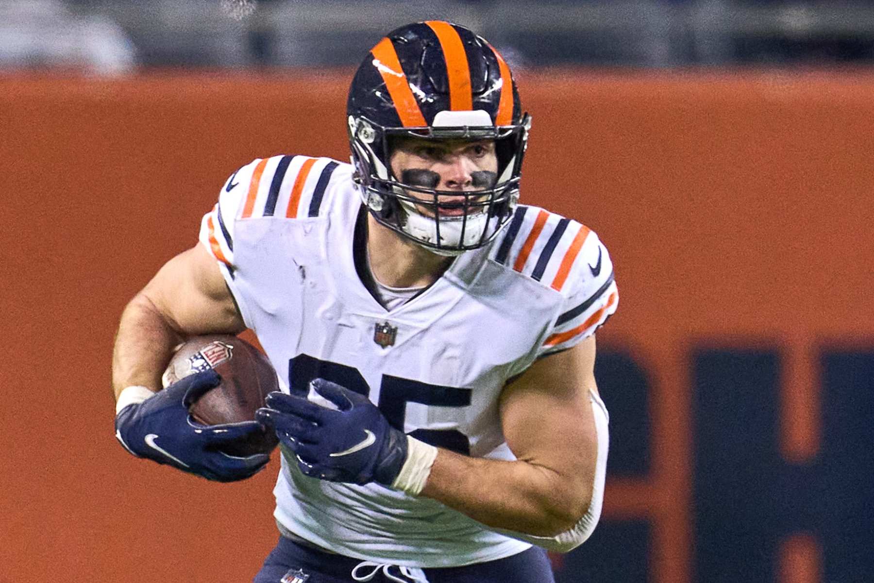 Chicago Bears, tight end Cole Kmet agree to $50 million contract extension