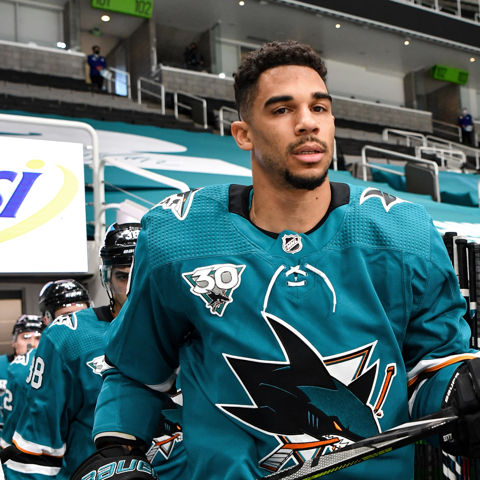 Sharks coach reportedly tried to fight Evander Kane in team locker room -  HockeyFeed