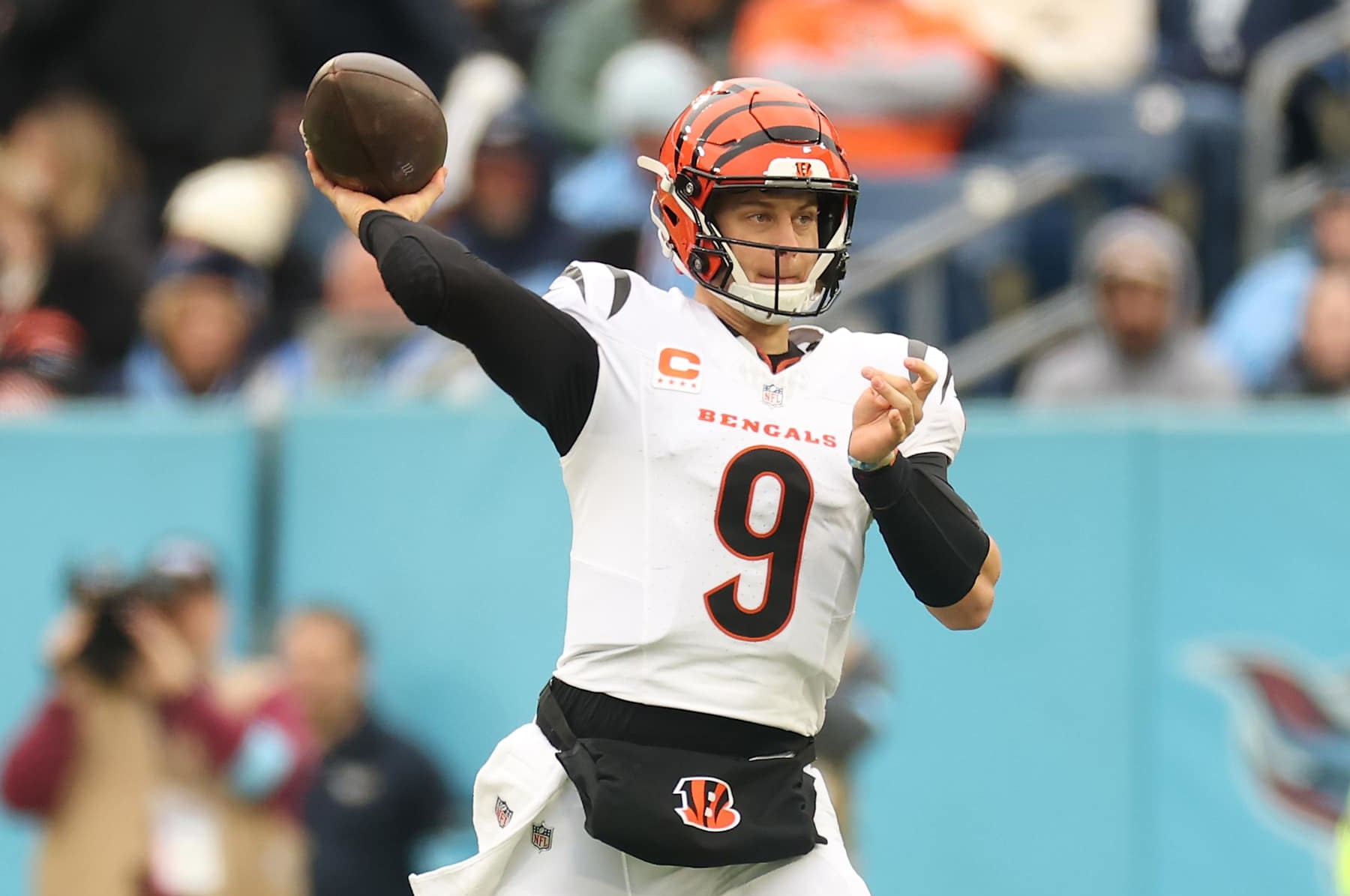 NASHVILLE, TENNESSEE - DECEMBER 15: Joe Burrow #9 of the Cincinnati Bengals throws the ball against the Tennessee Titans at Nissan Stadium on December 15, 2024 in Nashville, Tennessee. (Photo by Andy Lyons/Getty Images)