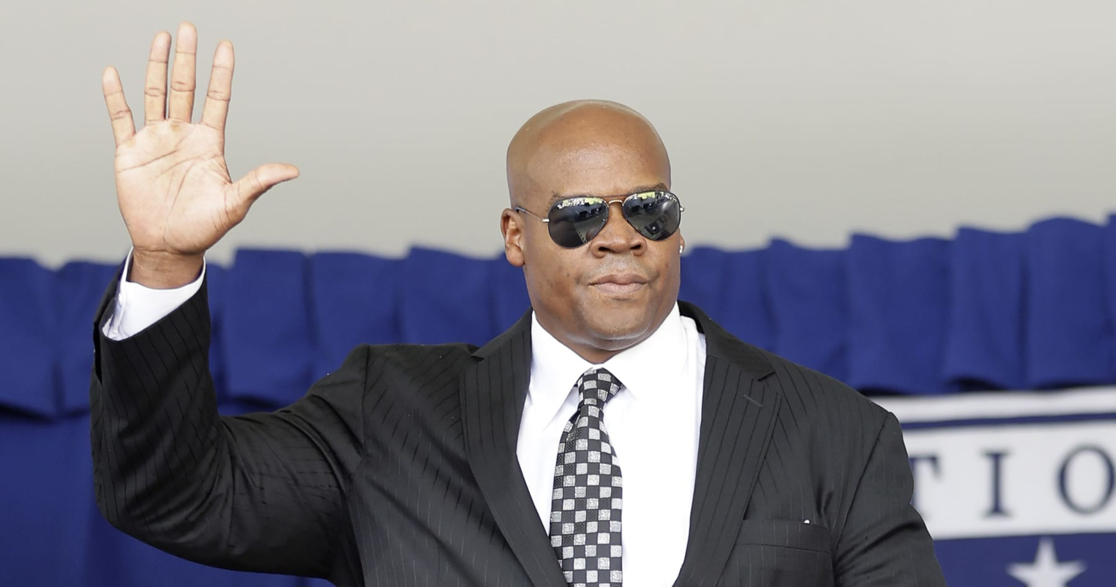 Mlb Legend Frank Thomas Alive And Doing Well After Fox News In Memoriam Video Error News 