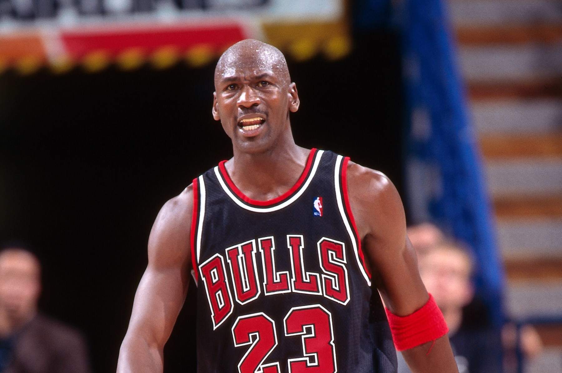 Michael Jordan Card - SP - UPPER DECK VERY RARE! WEARING BULLS JERSEY #45  MINT