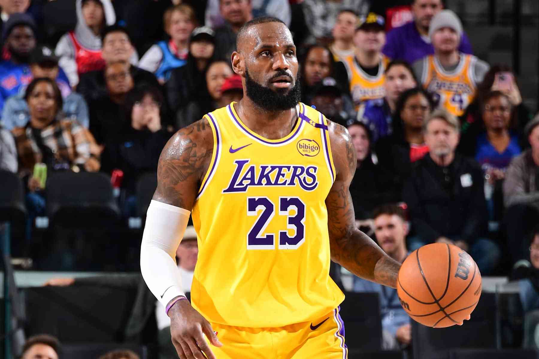 INGLEWOOD, CA - FEBRUARY 4: LeBron James #23 of the Los Angeles Lakers dribbles the ball during the game against the LA Clippers on February 4, 2025 at Intuit Dome in Los Angeles, California. NOTE TO USER: User expressly acknowledges and agrees that, by downloading and/or using this Photograph, user is consenting to the terms and conditions of the Getty Images License Agreement. Mandatory Copyright Notice: Copyright 2025 NBAE (Photo by Adam Pantozzi/NBAE via Getty Images)