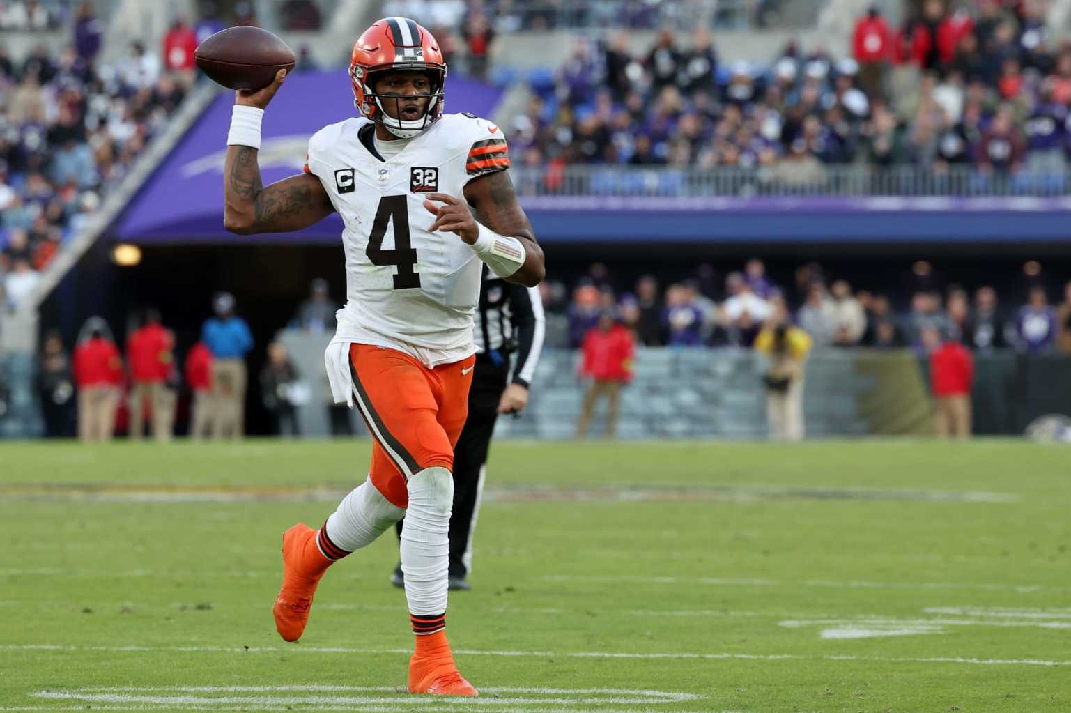 BALTIMORE, MARYLAND - NOVEMBER 12: Deshaun Watson #4 of the Cleveland Browns looks to pass against the Baltimore Ravens during the fourth quarter at M&T Bank Stadium on November 12, 2023 in Baltimore, Maryland. (Photo by Todd Olszewski/Getty Images)
