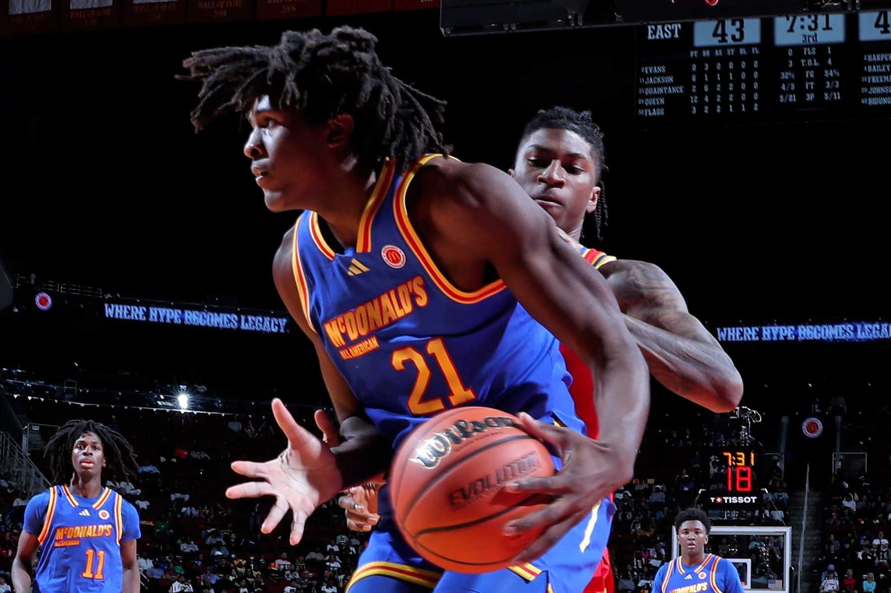 HOUSTON, TX - APRIL 02: McDonalds All American East forward Jayden Quaintance (21) drives to the basket during the 2024 McDonald's All American Boys Game on April 2, 2024 at the Toyota Center in Houston, Texas. (Photo by Brian Spurlock/Icon Sportswire via Getty Images)