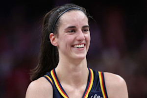 Caitlin Clark Breaks WNBA Rookie Scoring Record; Fever Star Saluted by Fans